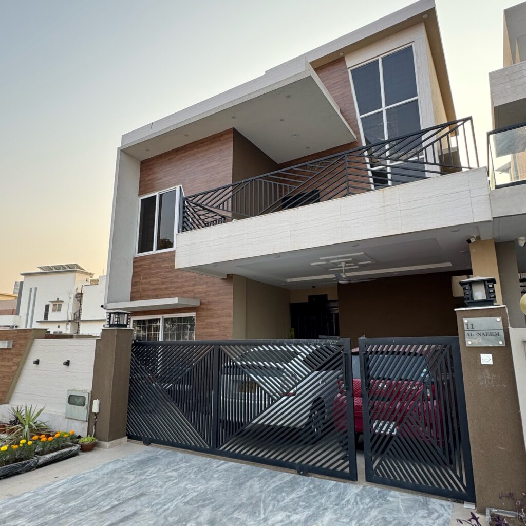 10 Marla House
