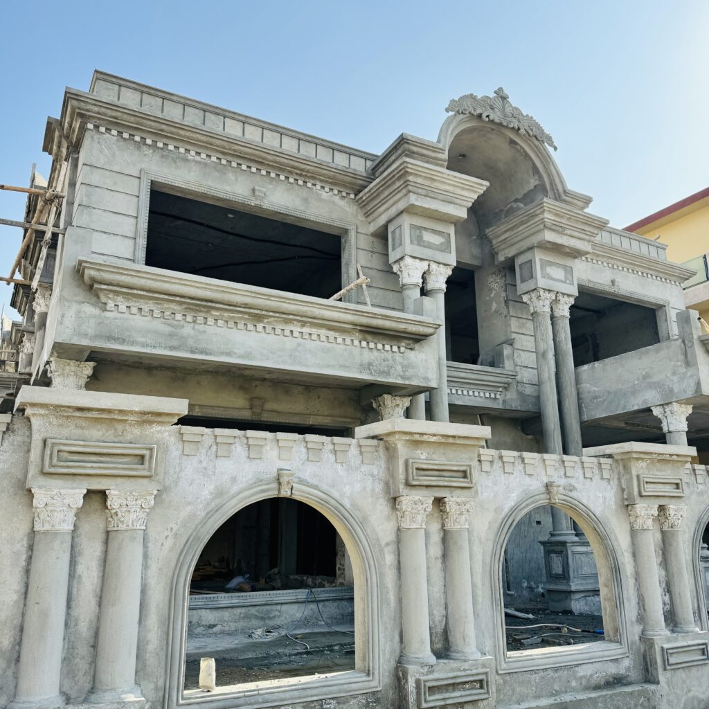 1  Kanal – Spanish House