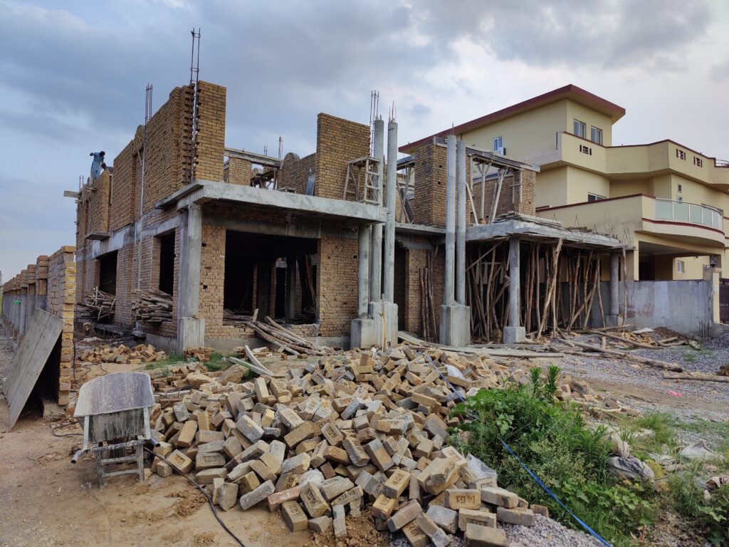1  Kanal – Spanish House
