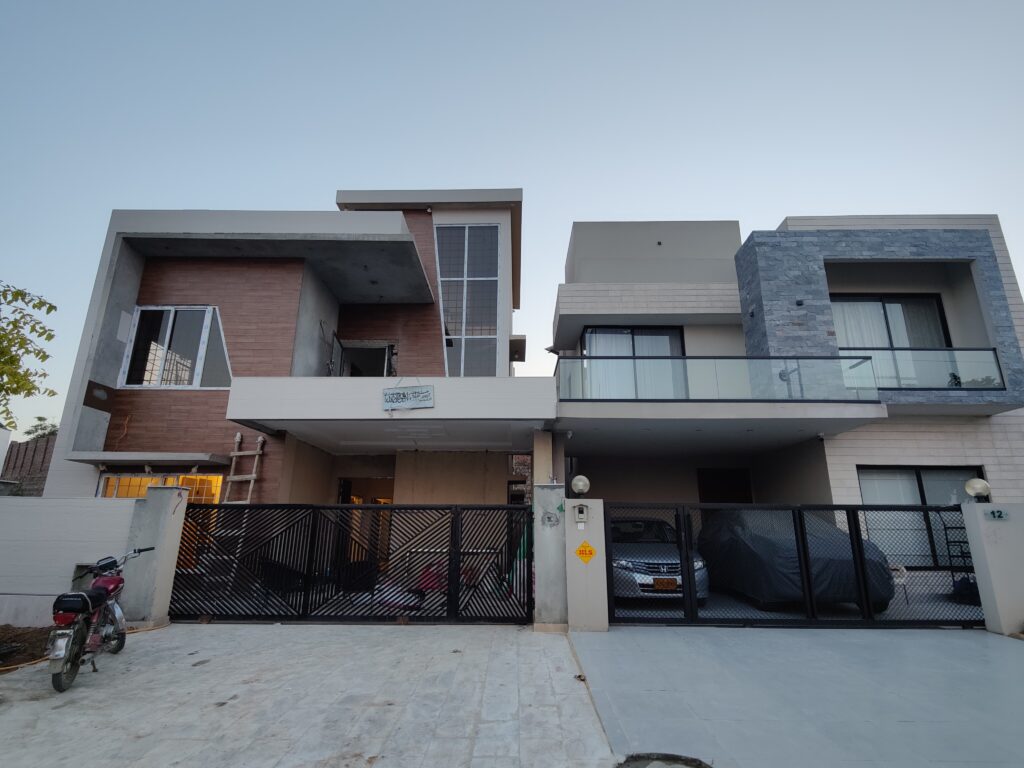 10 Marla House