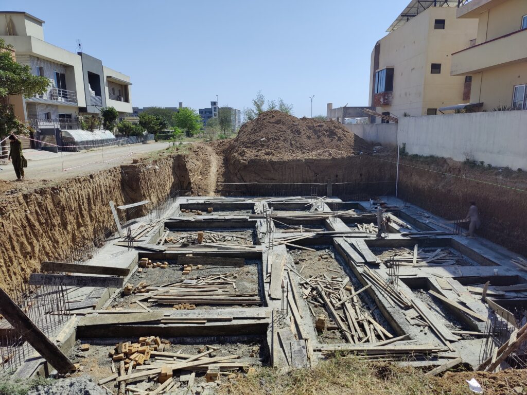 1  Kanal – Spanish House